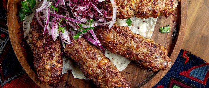 Kebap Pişirmenin İncelikleri: Etin Kalitesinden Ateşin Sıcaklığına